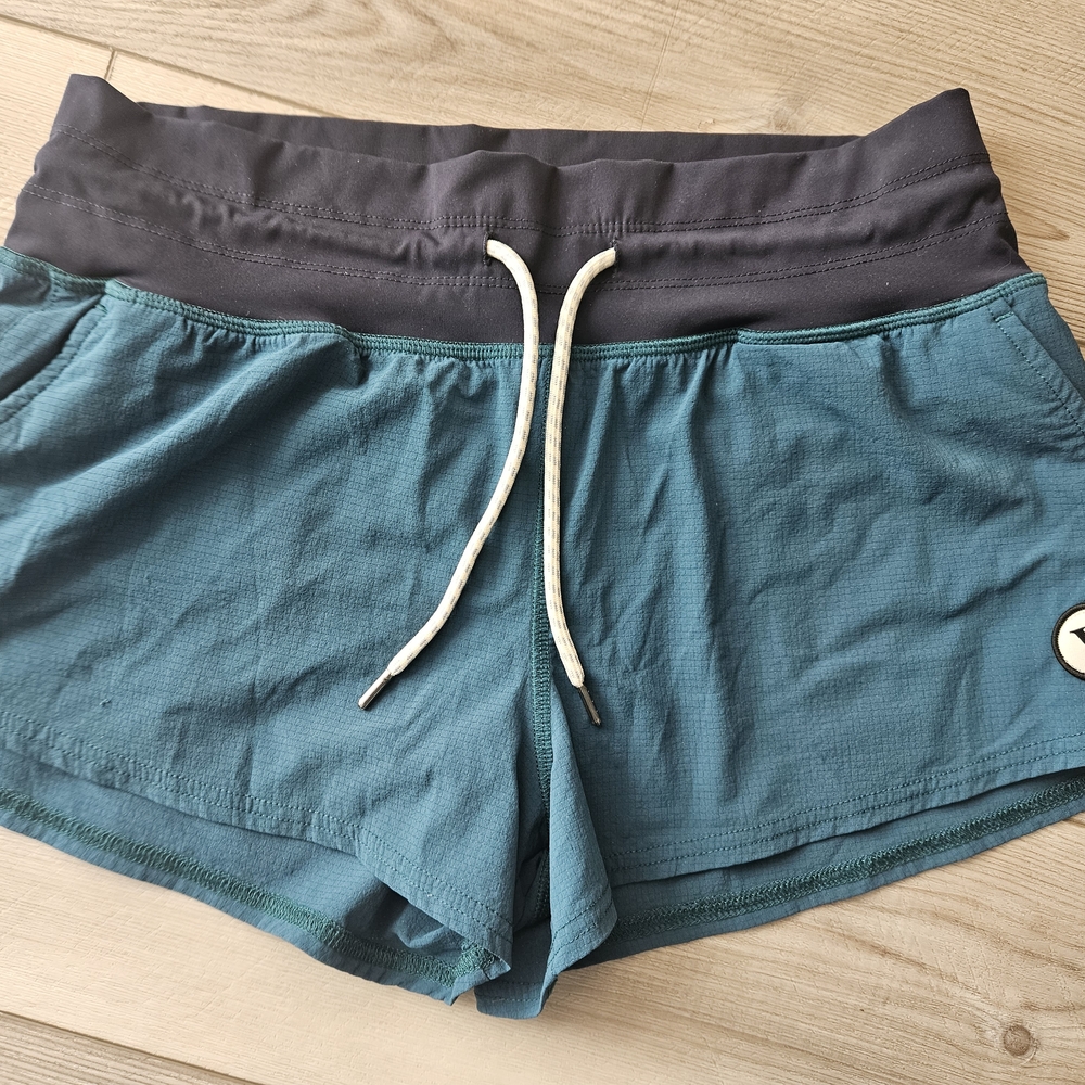 Vuori Seabreeze Athletic Women's Shorts